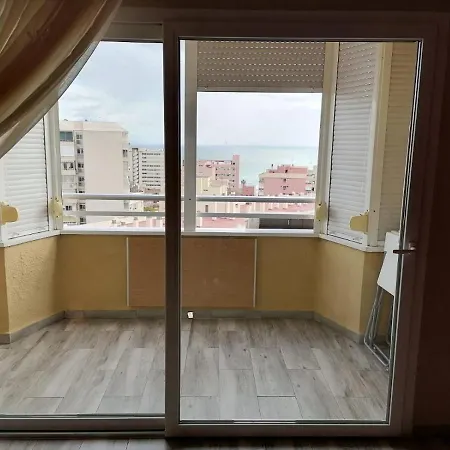 Sophisticated Flat With City View And Walking Distance From The Beach * 托雷莫利诺斯