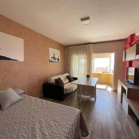 Sophisticated Flat With City View And Walking Distance From The Beach 公寓 *